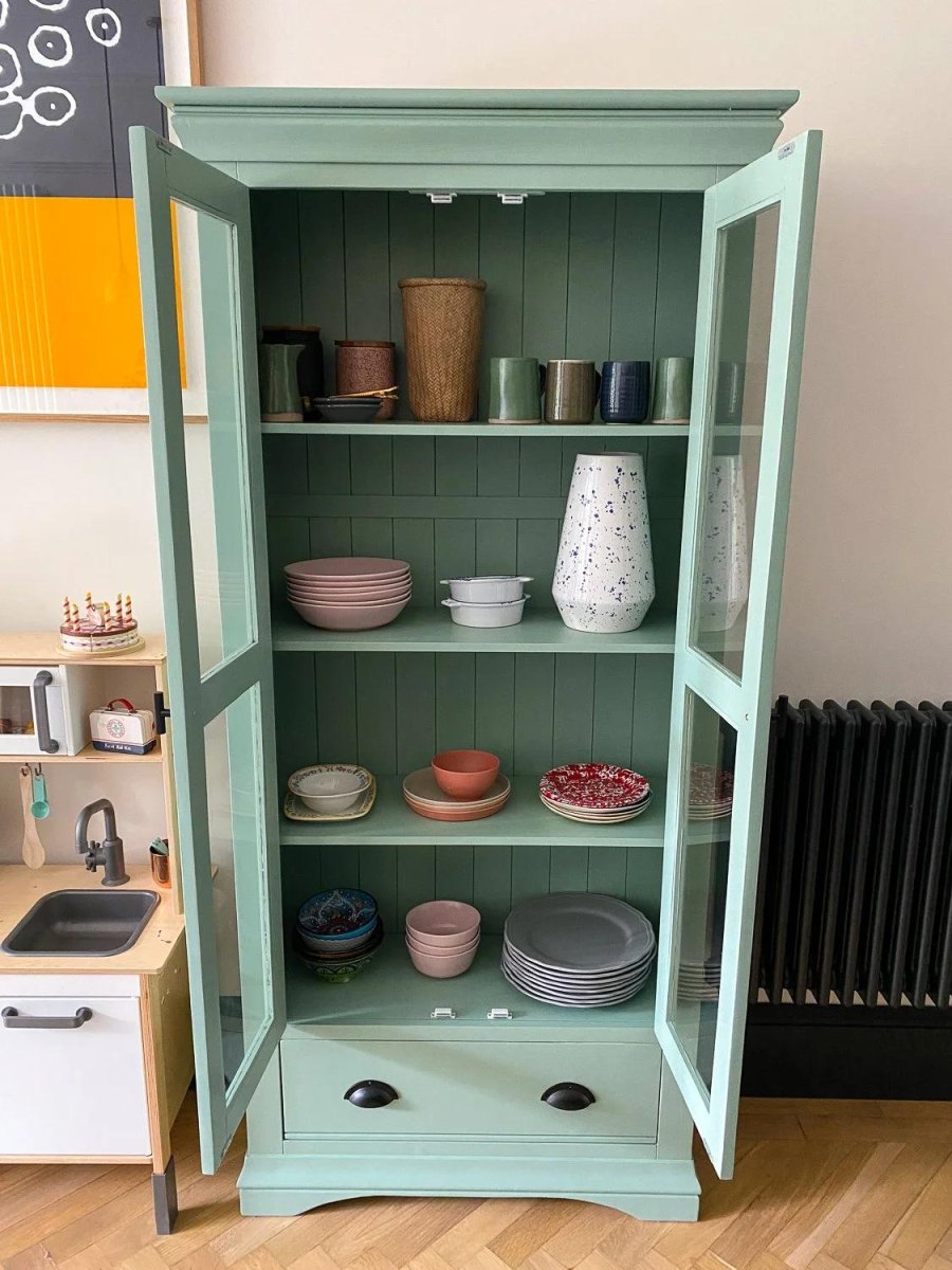 Alter Schrank als Küchenmöbel