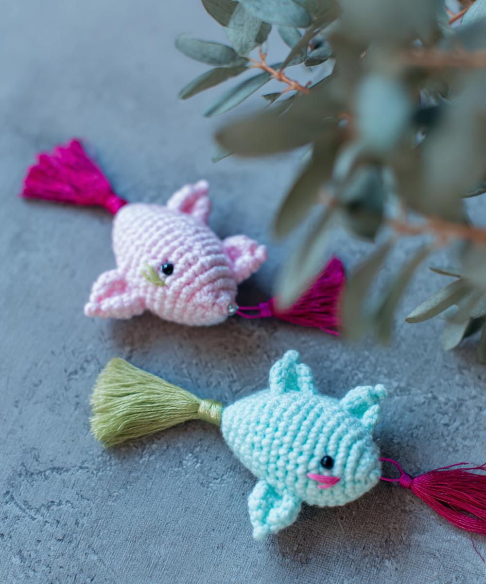 14. Flacher Talisman in Blattoptik als amigurumi pattern for beginners mit Kantennaht und Aderstickerei