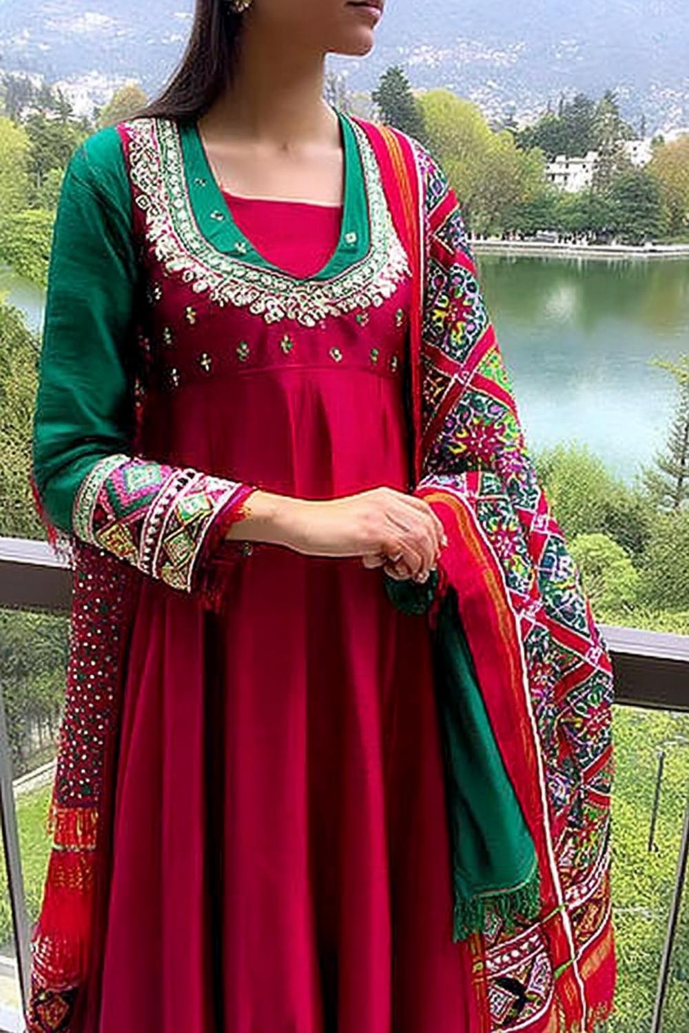 Rot-grünes Georgette Anarkali