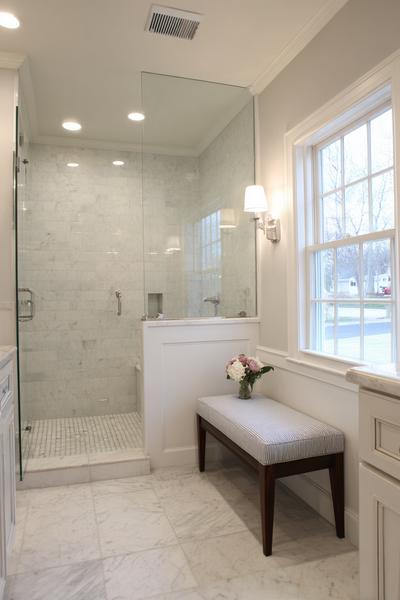 25. Walk-in Dusche im Master-Bad mit Sitzbank for bathroom remodel ideas master ideas