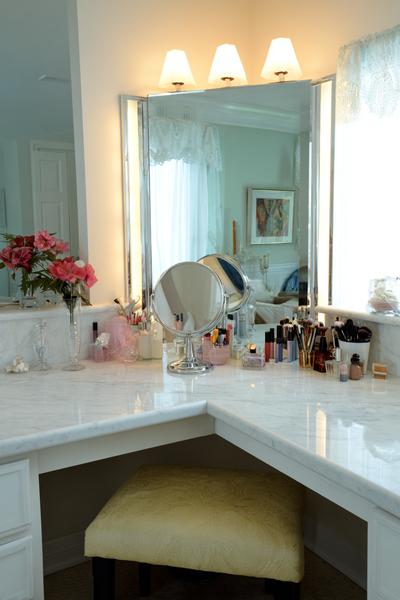 27. Make-up Station mit Vergrößerungsspiegel for bathroom remodel ideas master ideas