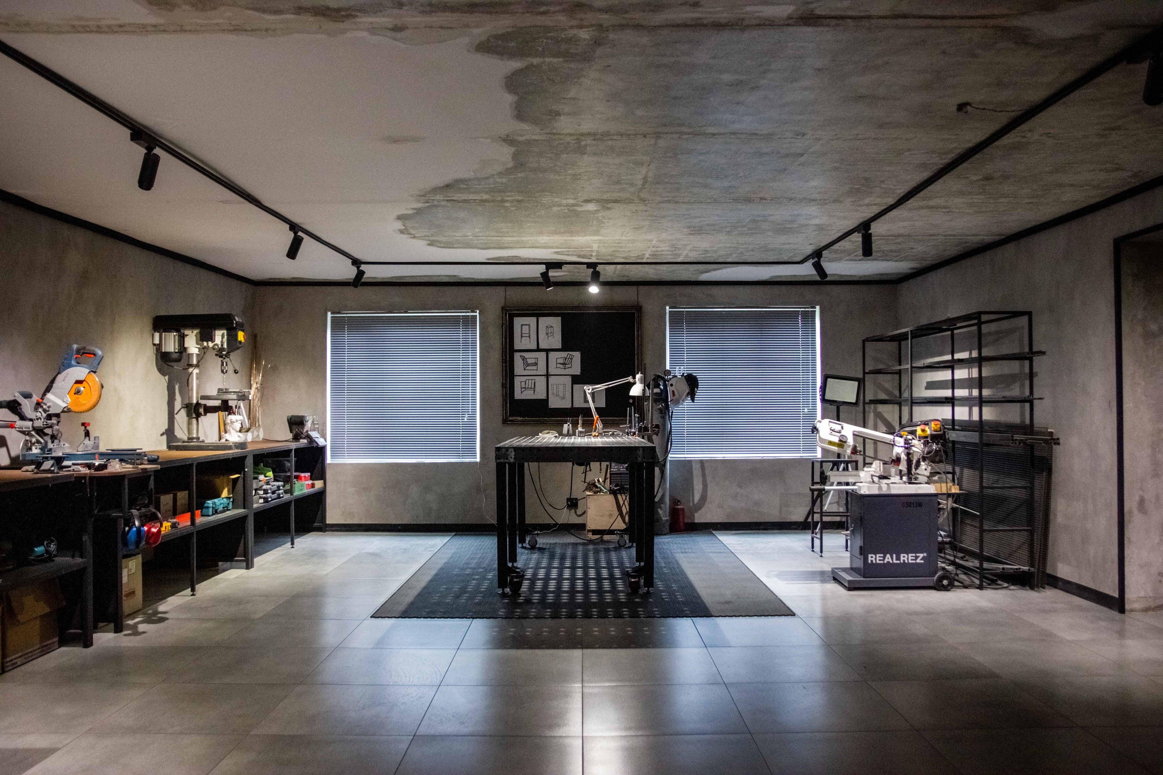 Betonoptik Wand in Werkstatt