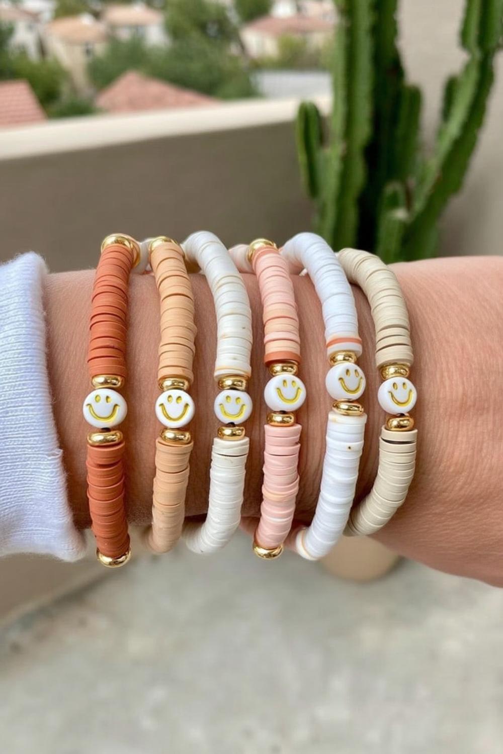 15 Traumhafte Tonperlen-Armband Designs zum Selbermachen