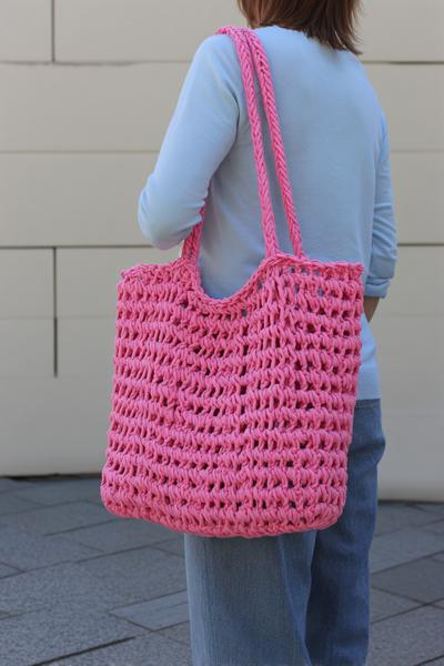 6. Markt-Tote aus T-Shirt-Garn in crochet bag tutorials tote pattern mit extra langen Henkeln