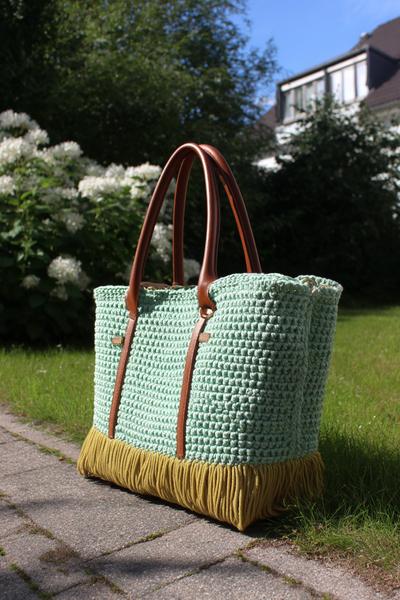 17. Business-taugliche Tote als crochet bags and purses mit Laptopfach im Futter