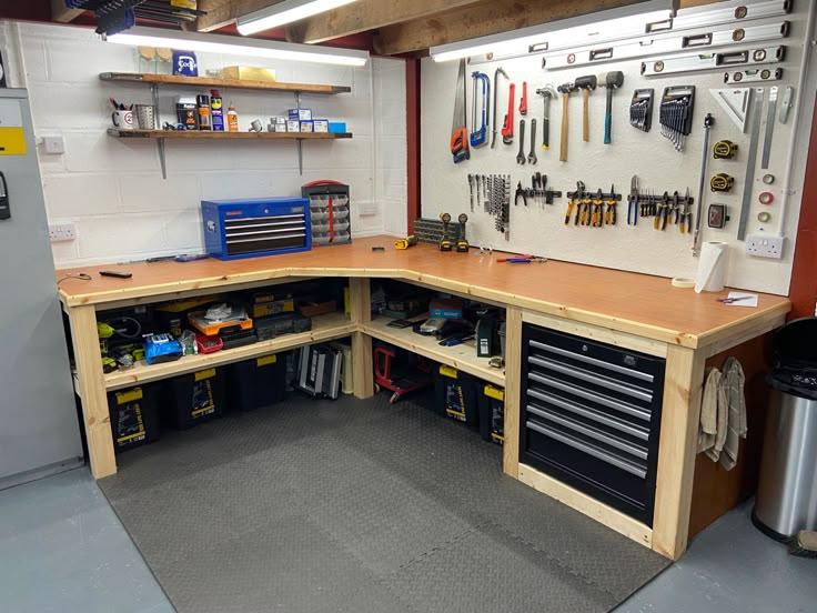 Eck Werkbank in Garage