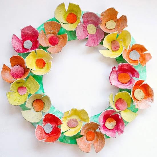 Kranz aus Eierkarton Blumen