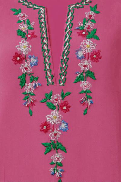 12. Kurti-Ausschnittbogen in embroidery designs for kurtis mit Spiegelakzent und floraler Randwelle
