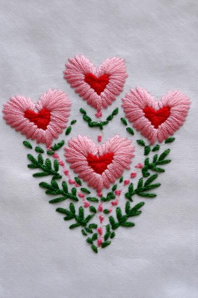18. Zarte Herzlinie in embroidery designs simple mit Einfaden-Technik und klarer Stichrichtung