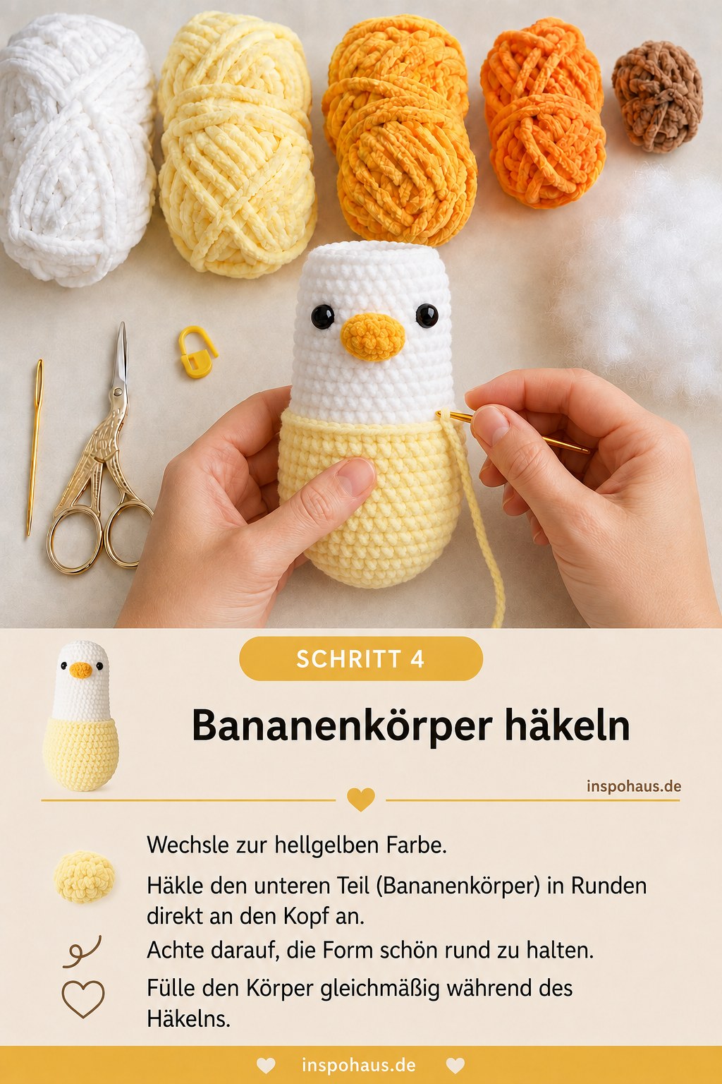 Der hellgelbe Bananenkörper wird direkt an den weißen Kopf der Häkelente angeschlossen