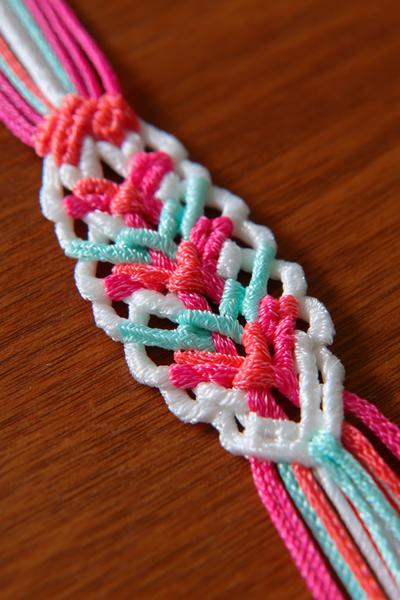 22. Vierfarben-Chevron Mit Ombré-Verlauf for friendship bracelets patterns 4 colors ideas