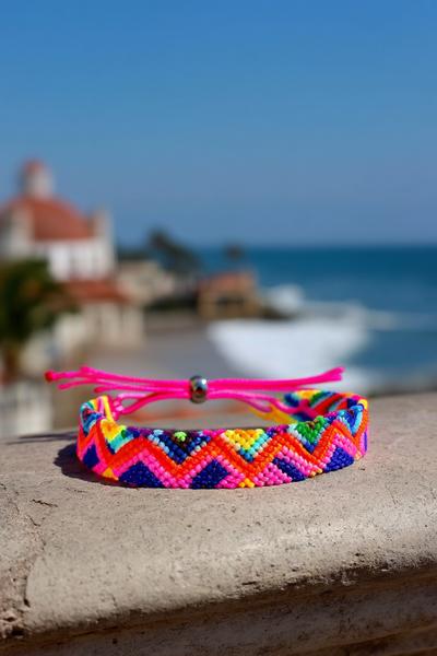 24. Vierfarben-Streifen Mit Wechselnder Textur for friendship bracelets patterns 4 colors ideas