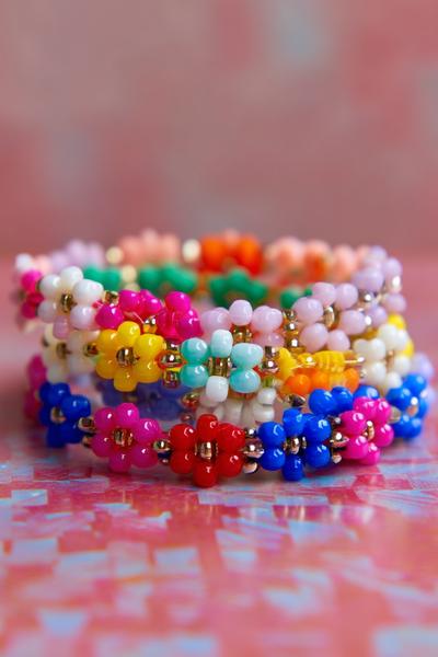 29. Wilde Blumenwiese Mit Punktakzenten for friendship bracelets patterns flower ideas