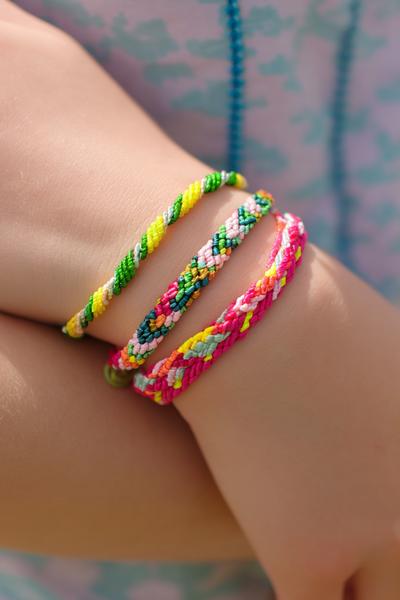 7. Dreifarbige Diagonale Streifen Mit Glanzgarn for friendship bracelets patterns easy ideas