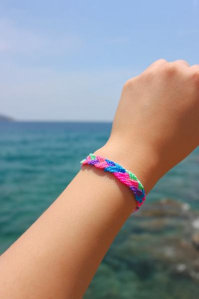 8. Schmaler Zopf-Look Mit Schlaufe Und Quasten for friendship bracelets patterns easy ideas