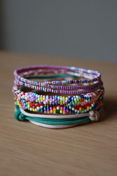 4. Boho-Mix mit Friendship Bracelets Tutorial Beads aus Holzperlen und kräftigem Kordelrahmen