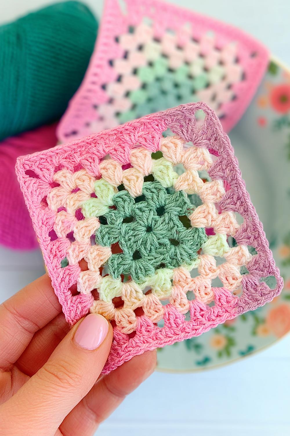 Pastellfarbenes Häkel-Quadrat