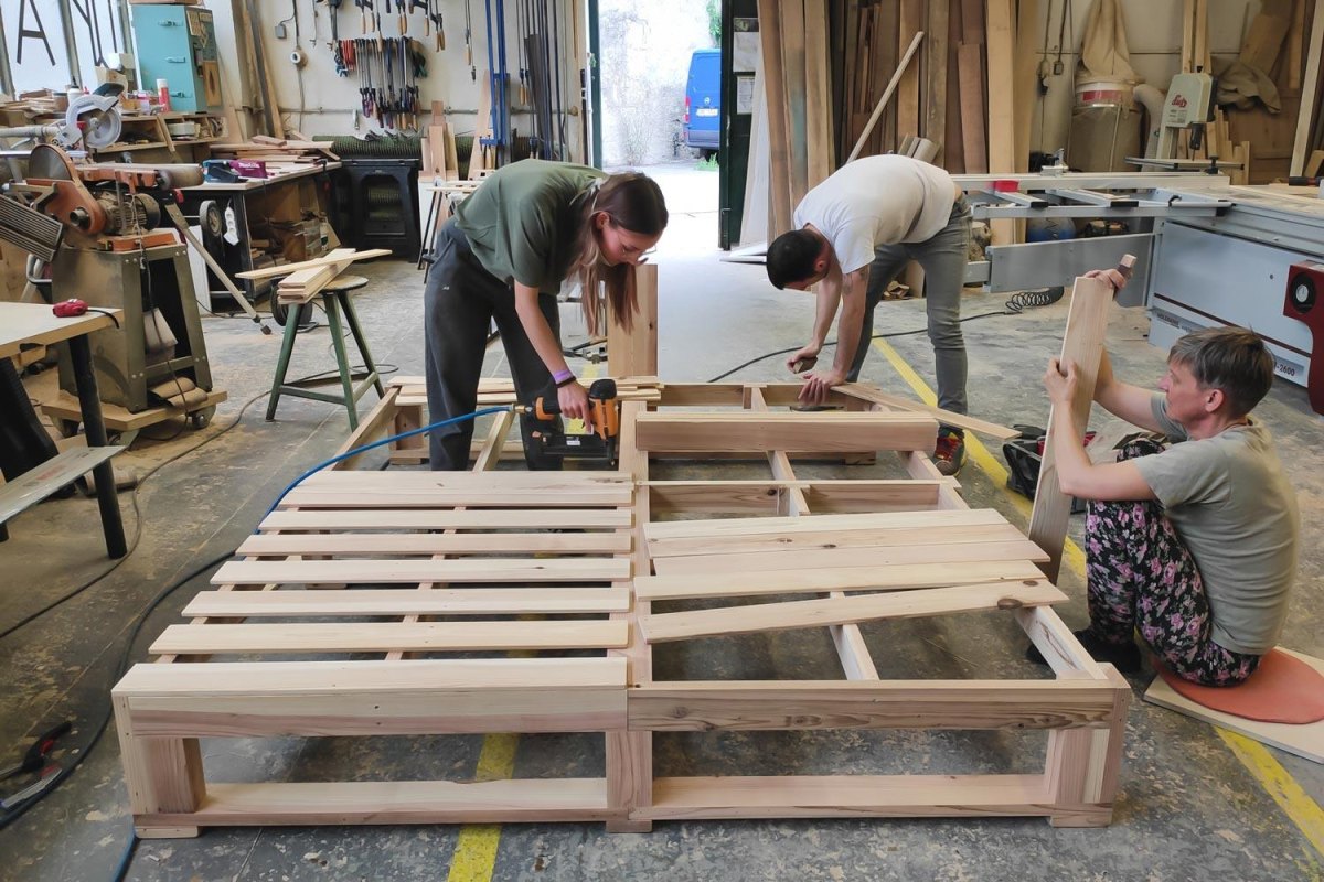 Holz Paletten Möbel selber bauen leicht gemacht