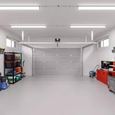 Helle Wandfarbe in Werkstatt