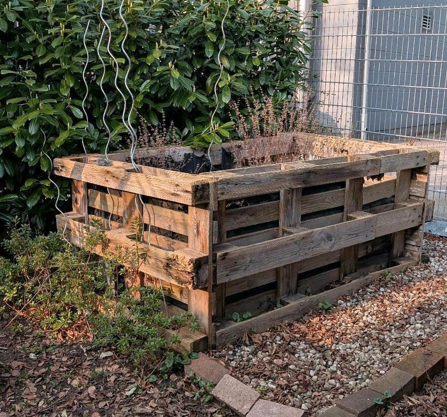 Hochbeet aus Paletten