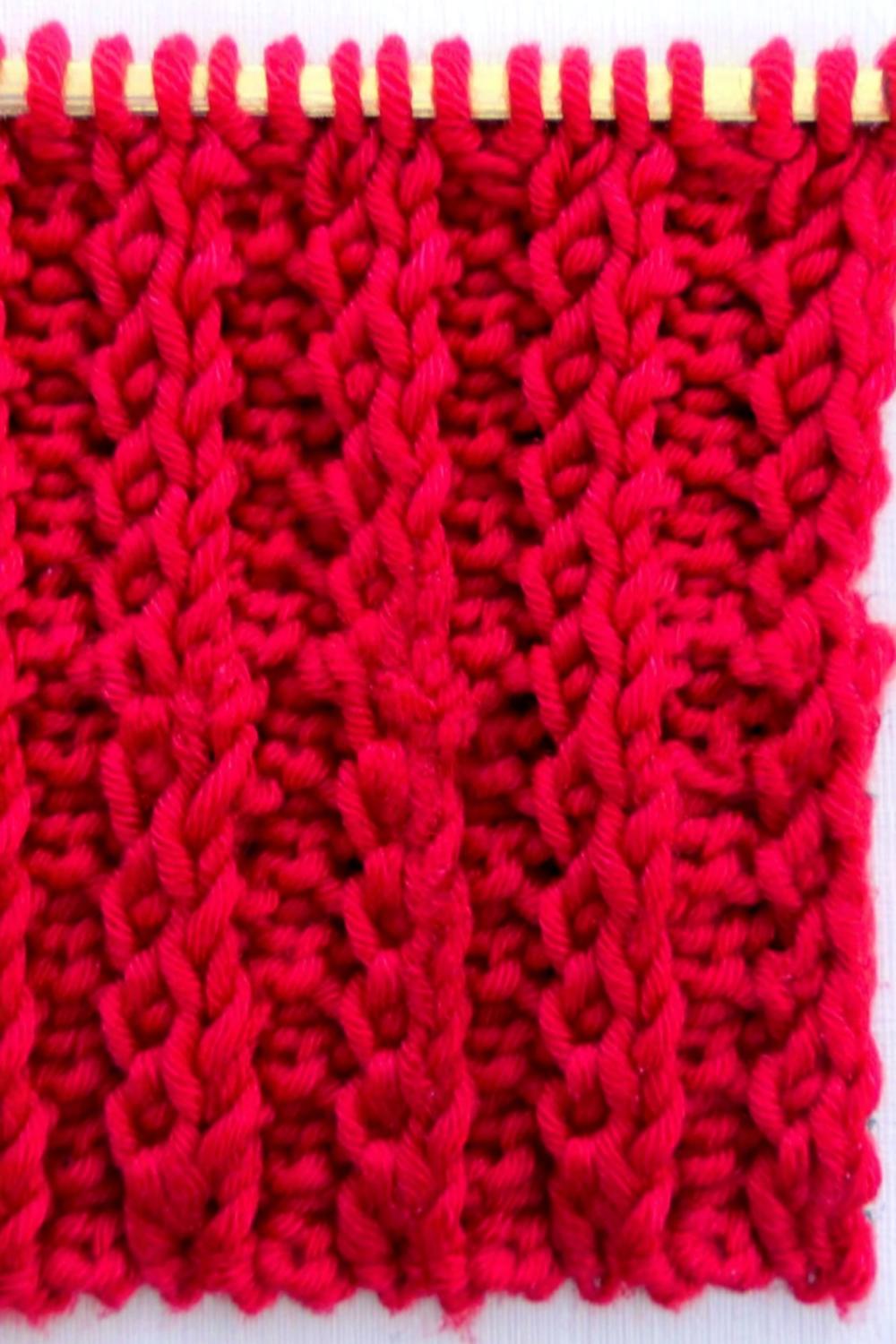 Rotes Spitzenmuster im Detail