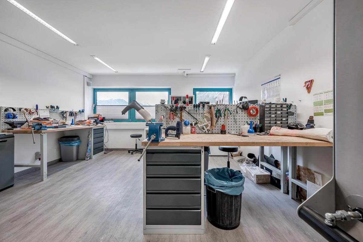 Minimalistische Werkstatt Gestaltung