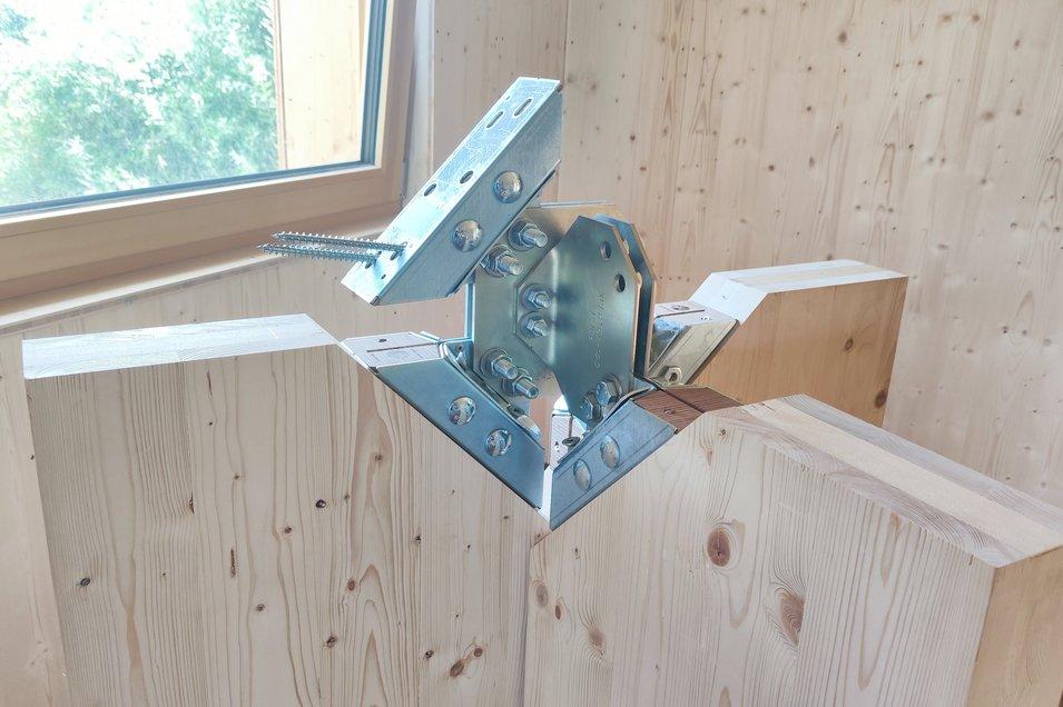Metallbeschlag Holzverbindung modern