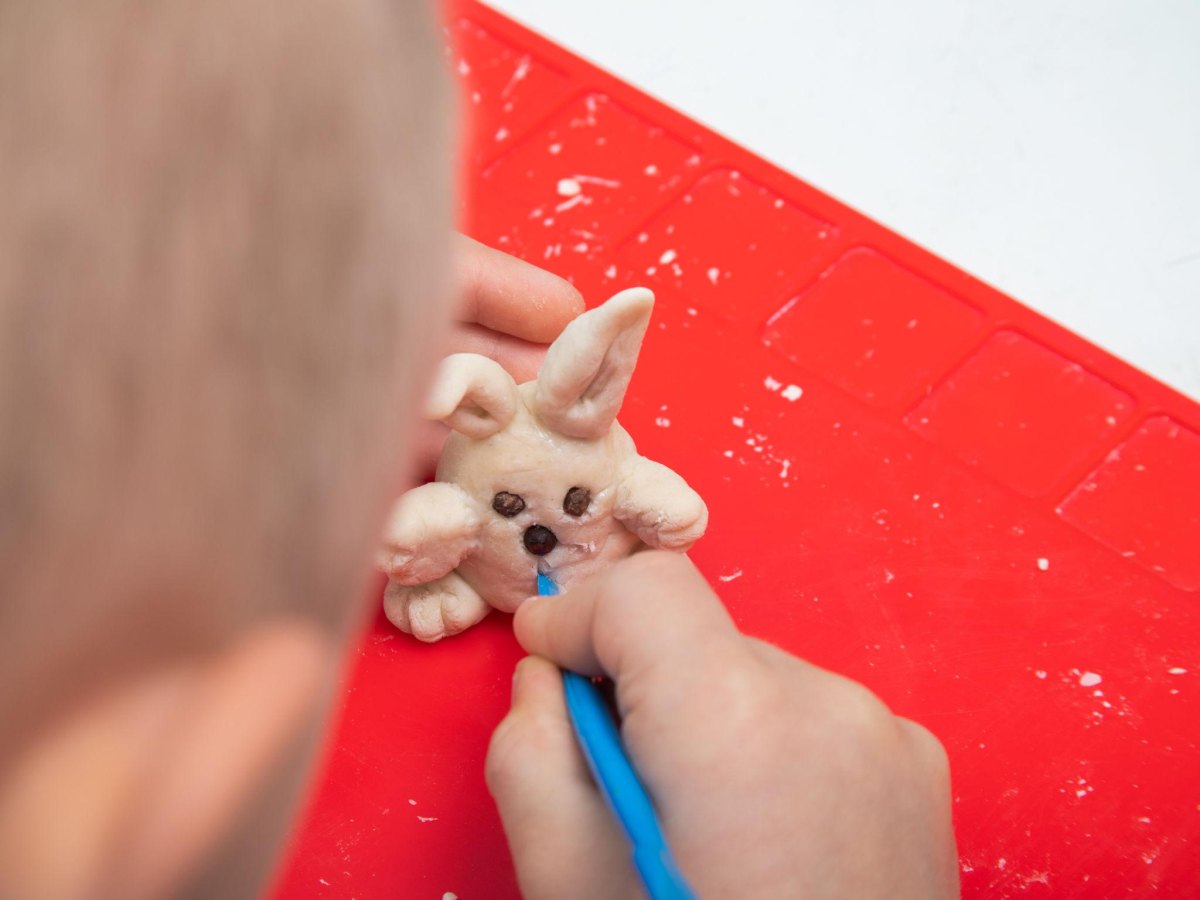 Osterbasteln mit Knete Kinder 16 kreative Ideen
