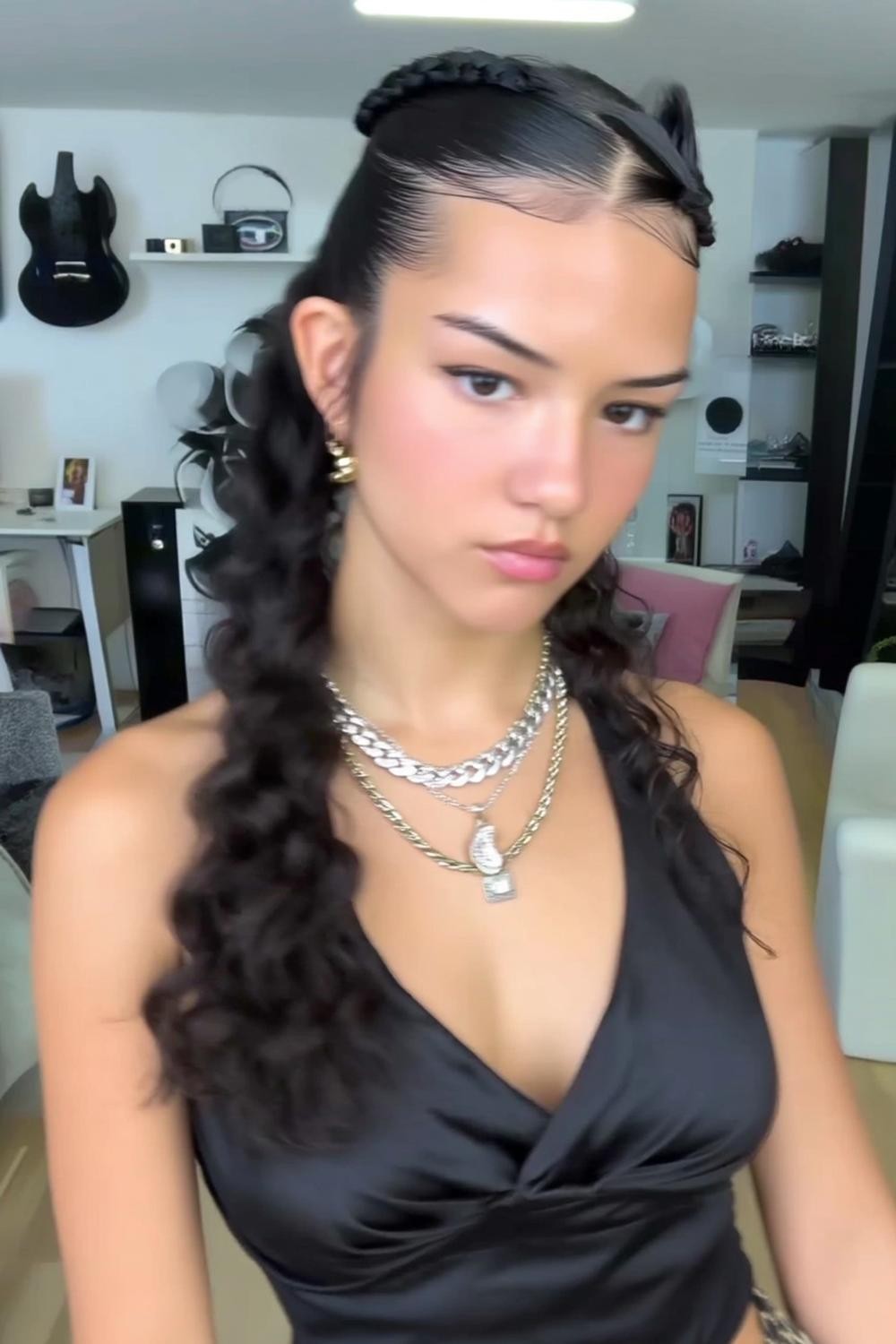 Glamouröse Locken mit Perlendetails