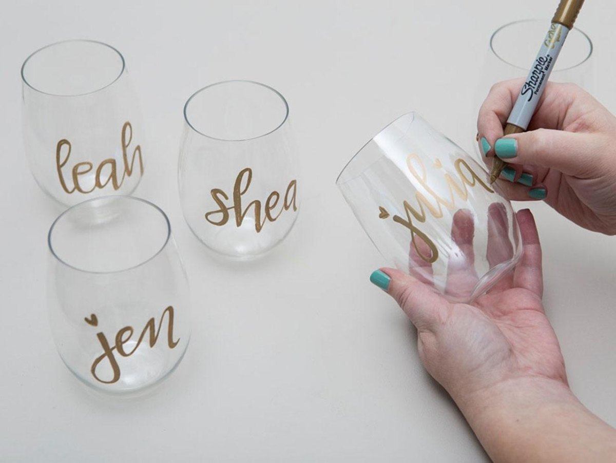 Glas mit personalisiertem Schriftzug