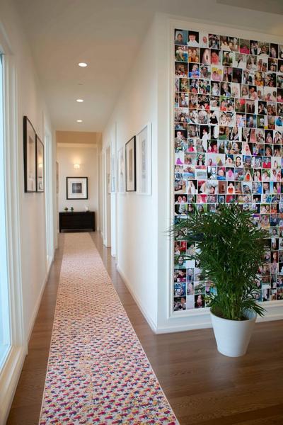 22. Textur-Mix als Photo Wall Collage Bedroom Inspiration mit Stoff, Stein und Papier