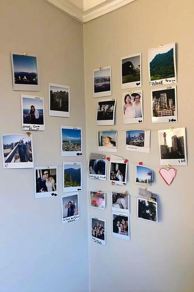 4. Moody Nachtlicht-Ecke in einer for photo wall collage bedroom aesthetic ideas