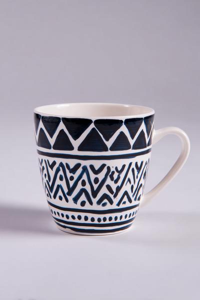 14. Skandinavische Punktreihen als Pottery Painting Ideas Easy Mug mit symmetrischem Rhythmus