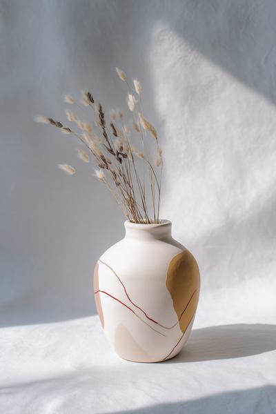 18. Liniengesicht-Illustration als Pottery Painting Ideas Easy Vase mit nur einem Pinselstrich