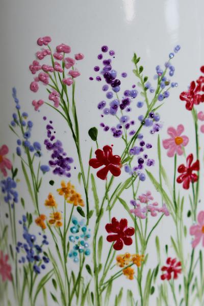 22. Wildblumen-Wiese als Pottery Painting Ideas Easy Flowers mit Punktblüten und Gräsern