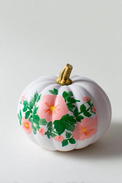 20. Kürbis mit Ein-Pinsel-Blümchenkranz für for pumpkin painting ideas cute easy simple ideas