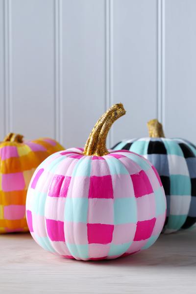 3. Karo-Muster im Landhausstil für for pumpkin painting ideas easy cute simple ideas