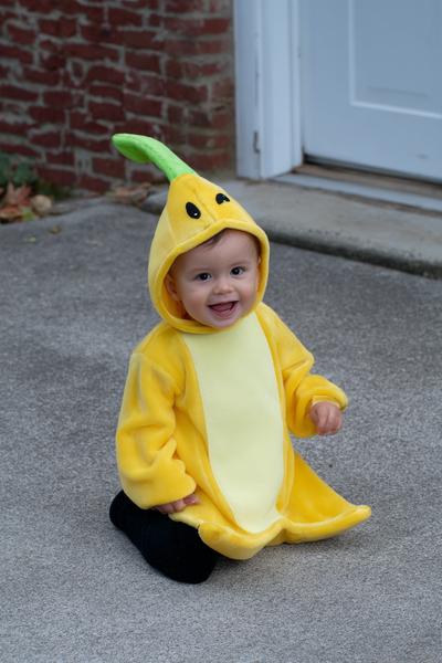 35. Banane-im-Kürbis-Kostüm mit frechem Grinsen für for pumpkin painting ideas easy funny ideas