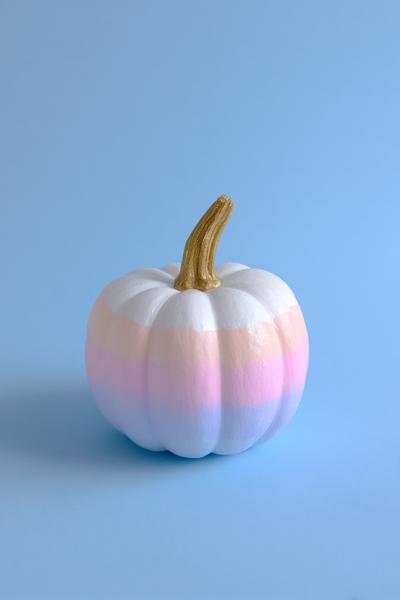 4. Wolken-Kürbis mit Pastellverlauf für for pumpkin painting ideas easy cute simple ideas