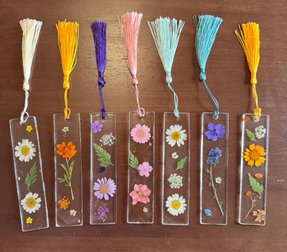 Resin Lesezeichen mit Blumen