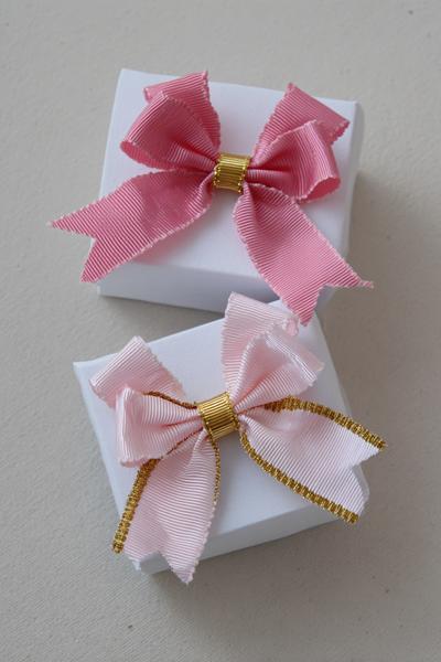 7. Schnelle Geschenkbeutel-Schleife als ribbon bows diy mit Kordel und Satinband