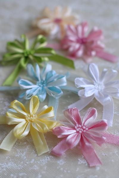 26. Blütenblatt-Light-Version als Ribbon Flowers DIY Easy mit vorgeschnittenen Tropfenformen