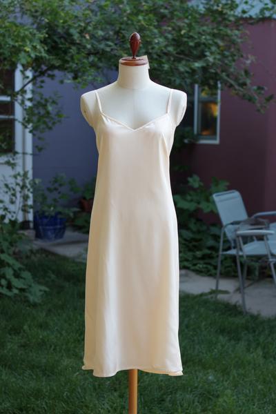 17. Slipdress mit Bias-Schnitt für Sewing Projects Clothes Dresses und feinen Trägern
