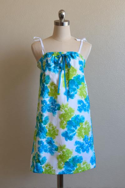 6. Einfaches Kissenbezug-Kleid für Sewing Projects Clothes Beginner mit Bindeträgern