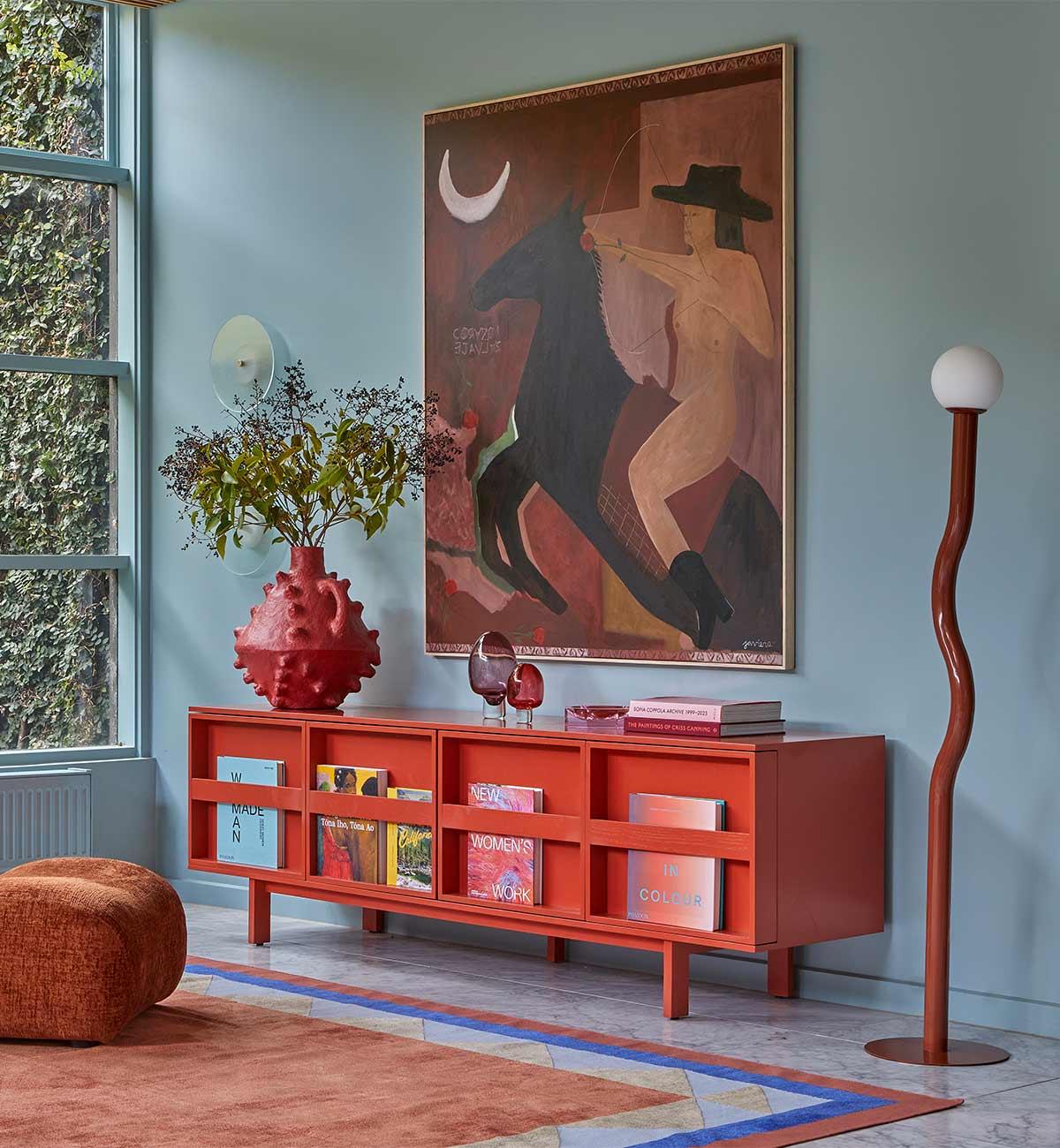 Bunt gestrichenes Statement Sideboard