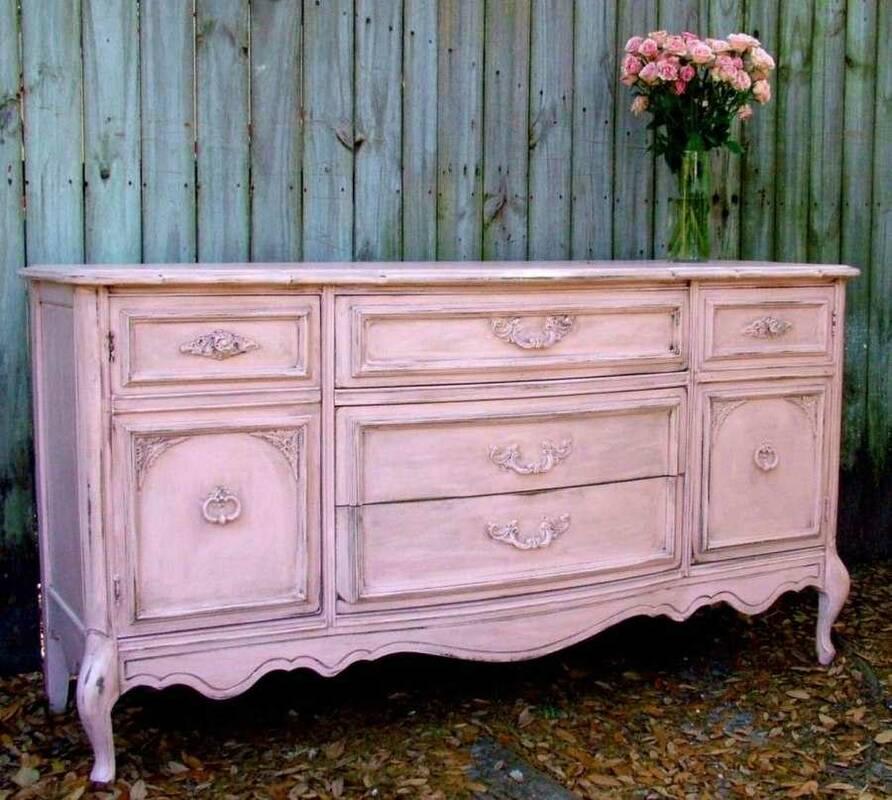 Vintage Sideboard mit Kreidefarbe