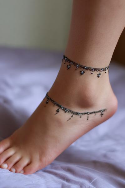 10. Knöchel-Punktlinien und dünne Bänder for simple henna designs hand back ideas