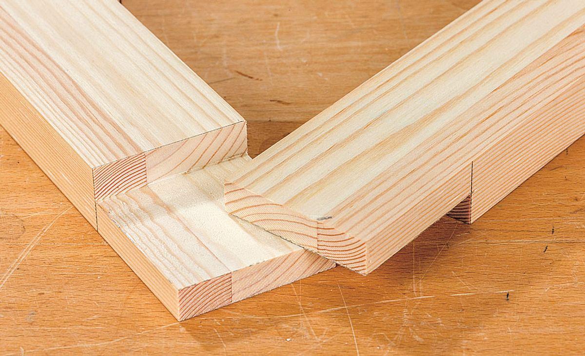 Überblattung zwei Holzbalken Verbindung